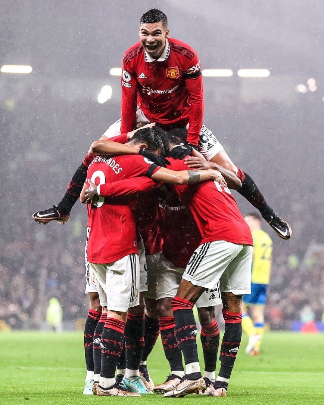 他在接受采 他在接受采